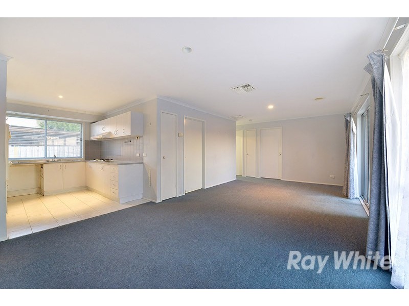 18 Scarborough Avenue, Cranbourne West VIC 3977