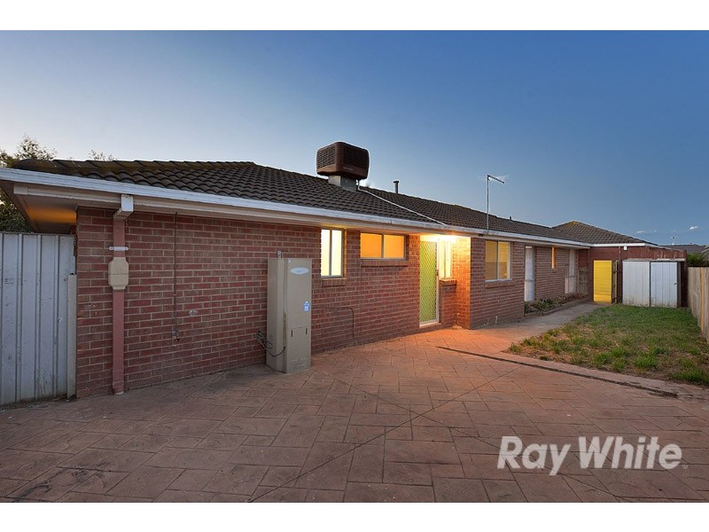 18 Scarborough Avenue, Cranbourne West VIC 3977