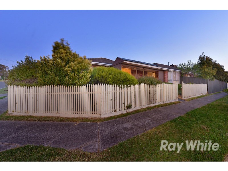 18 Scarborough Avenue, Cranbourne West VIC 3977