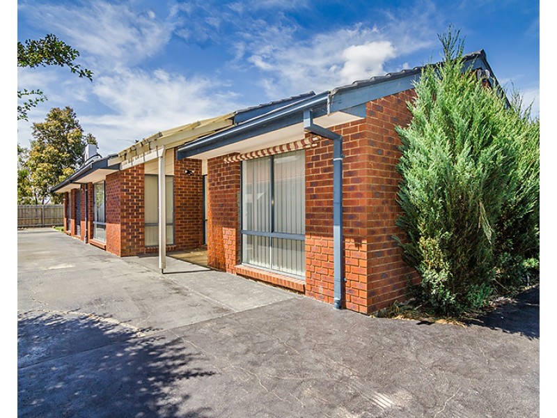 70 Raisell Road, Cranbourne West VIC 3977