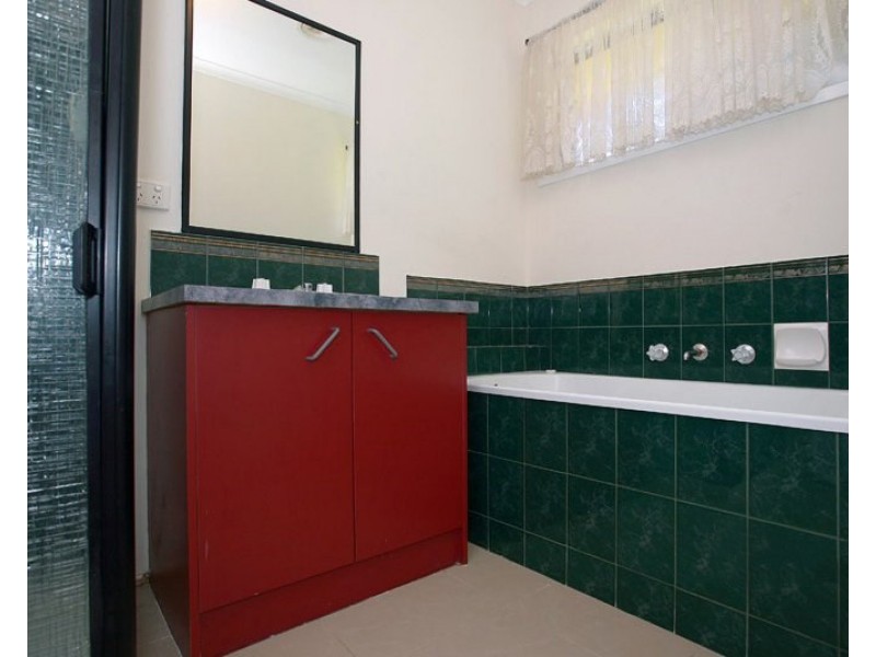 70 Raisell Road, Cranbourne West VIC 3977