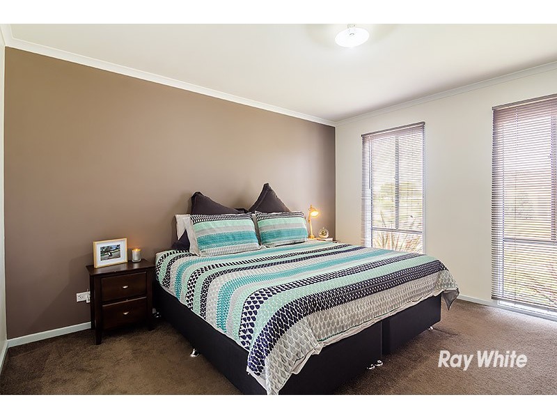 47 Bernborough Avenue, Cranbourne West VIC 3977