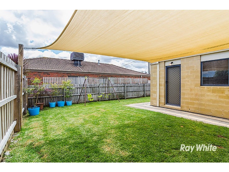 47 Bernborough Avenue, Cranbourne West VIC 3977