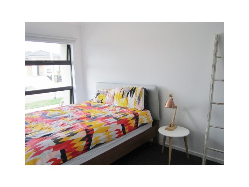 59 Elmtree Crescent, Clyde North VIC 3978