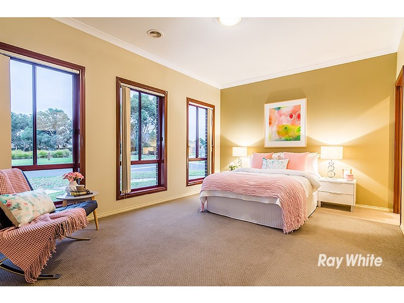 22 Hal Porter Terrace, Lynbrook VIC 3975