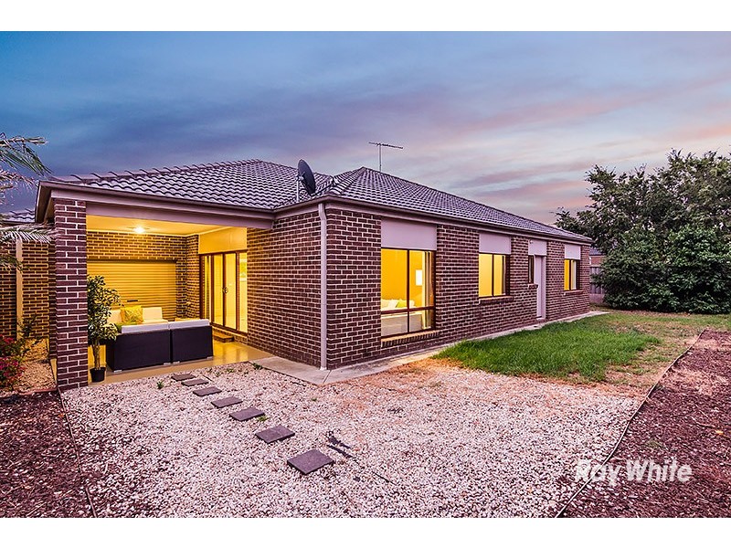22 Hal Porter Terrace, Lynbrook VIC 3975
