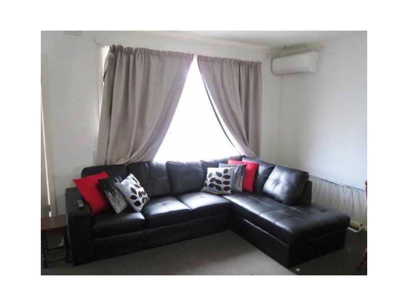 2/26 Childers Street, Cranbourne VIC 3977