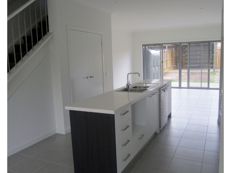 15/2 Sanoma Drive, Skye VIC 3977