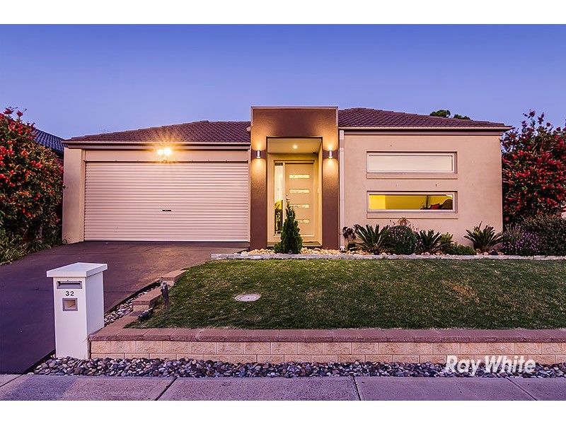 32 Silverwattle Drive, Lyndhurst VIC 3975