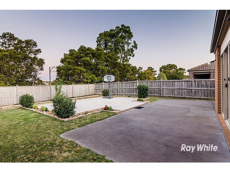 32 Silverwattle Drive, Lyndhurst VIC 3975