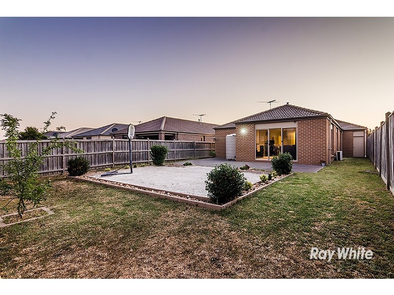 32 Silverwattle Drive, Lyndhurst VIC 3975