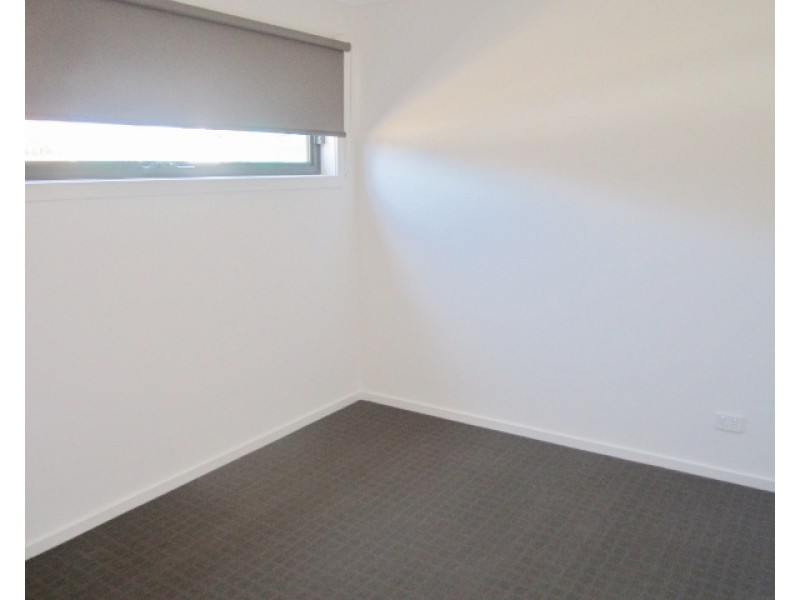 29/17 Golden Elm Way, Lyndhurst VIC 3975