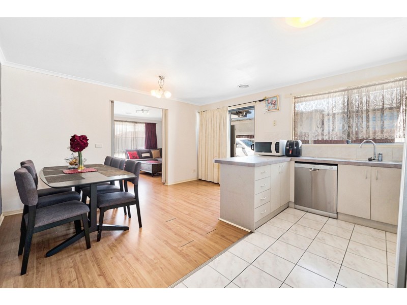 26 Bates Street, Cranbourne West VIC 3977