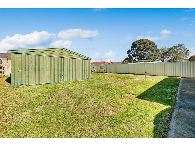 26 Bates Street, Cranbourne West VIC 3977