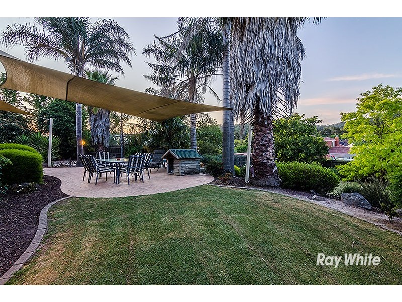 6 Oakridge Close, Lysterfield South VIC 3156