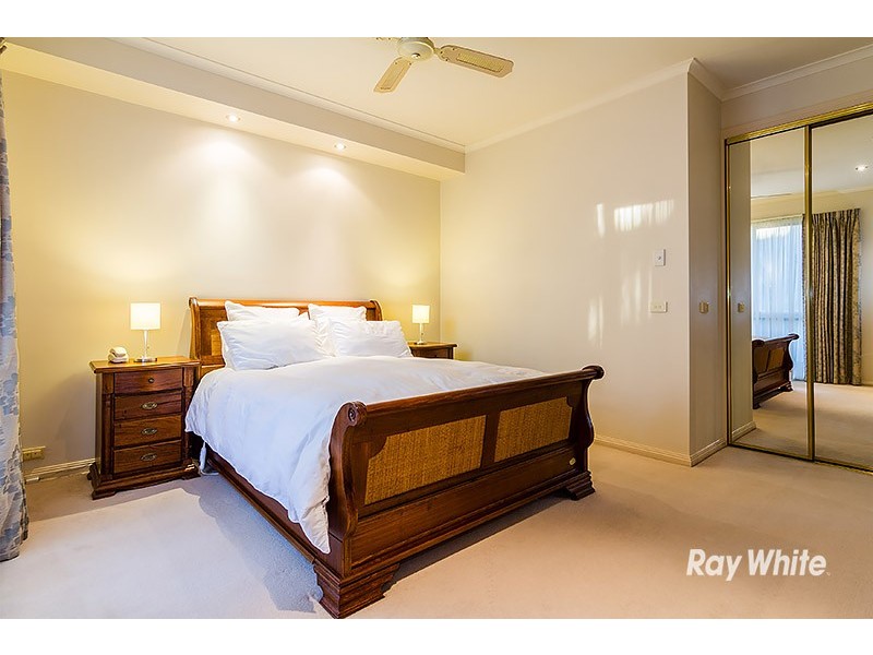 6 Oakridge Close, Lysterfield South VIC 3156