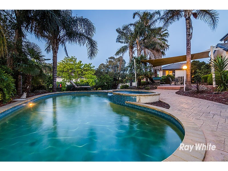 6 Oakridge Close, Lysterfield South VIC 3156