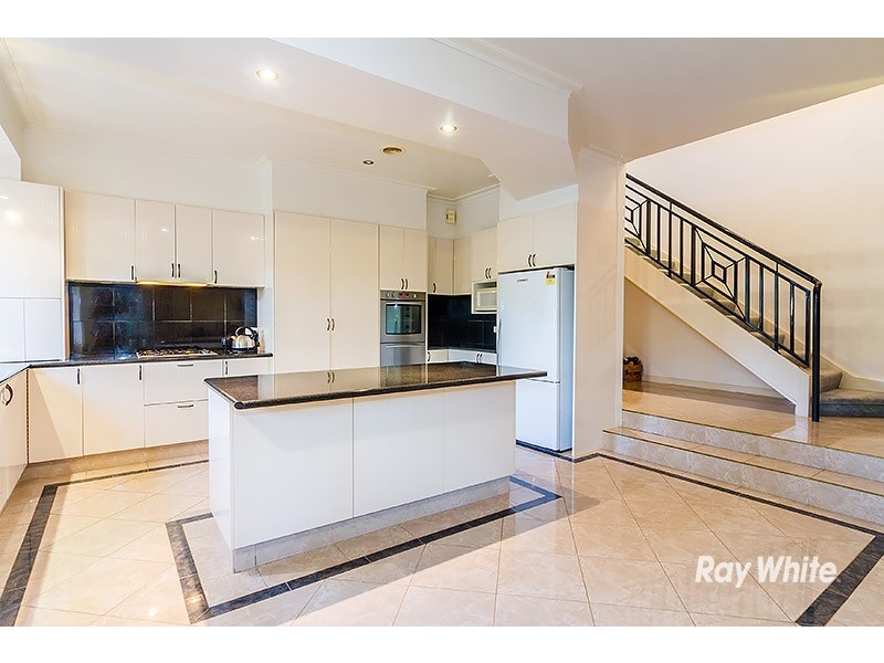 6 Oakridge Close, Lysterfield South VIC 3156