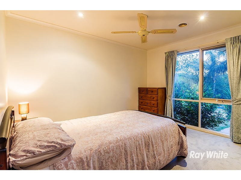 6 Oakridge Close, Lysterfield South VIC 3156