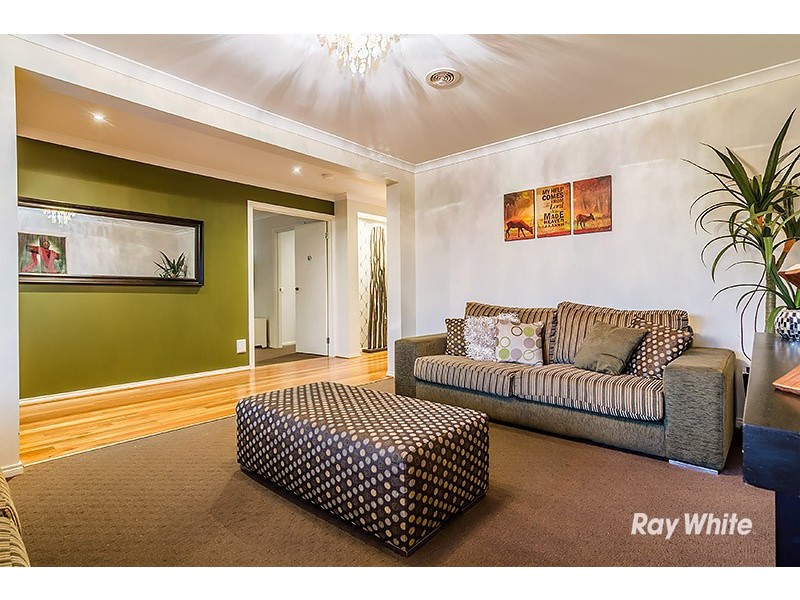 54 Thunderbolt Drive, Cranbourne East VIC 3977