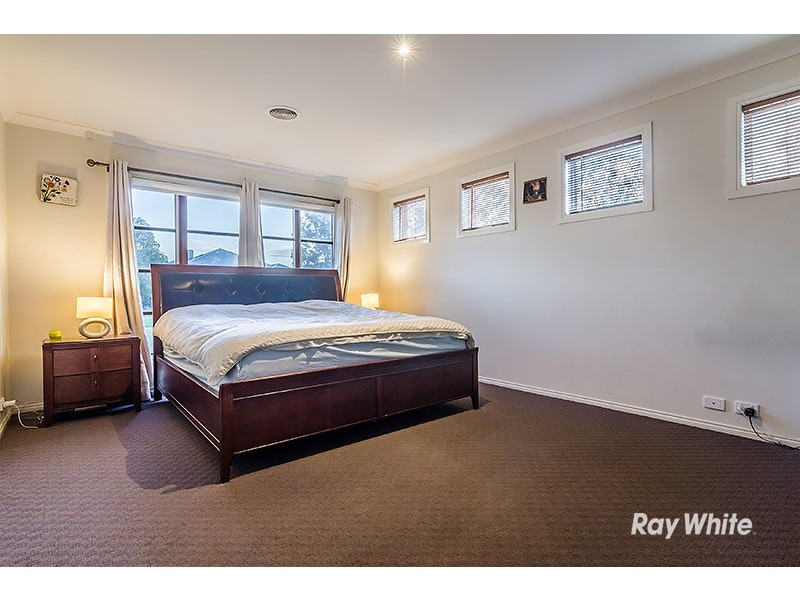54 Thunderbolt Drive, Cranbourne East VIC 3977