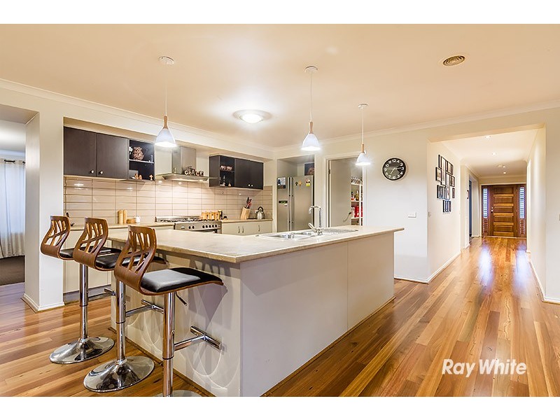 54 Thunderbolt Drive, Cranbourne East VIC 3977