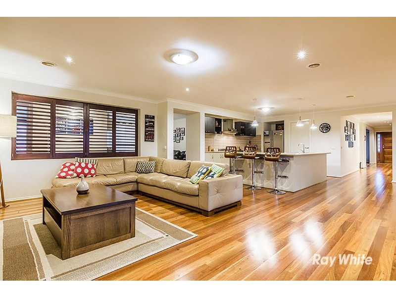 54 Thunderbolt Drive, Cranbourne East VIC 3977