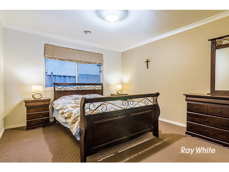 54 Thunderbolt Drive, Cranbourne East VIC 3977