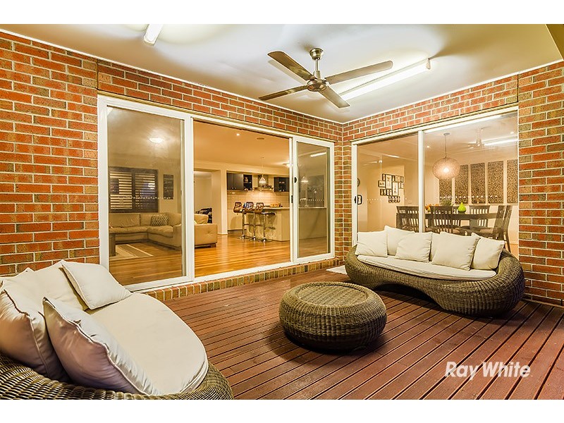 54 Thunderbolt Drive, Cranbourne East VIC 3977