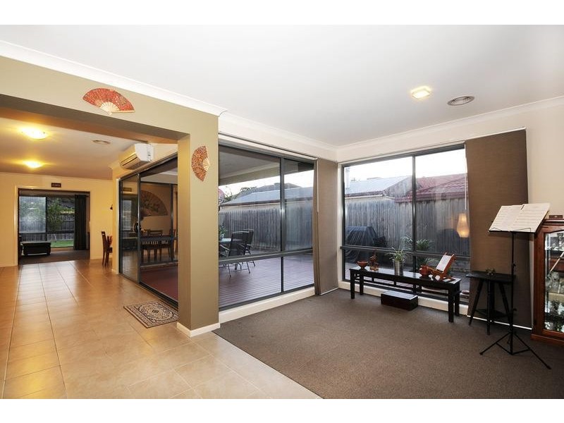 2 Barcoo Court, Carrum Downs VIC 3201