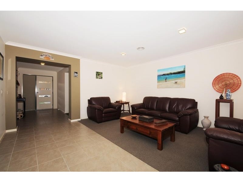 2 Barcoo Court, Carrum Downs VIC 3201