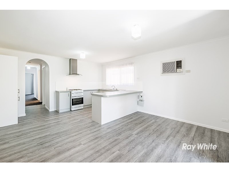 45 Navarre Drive, Cranbourne West VIC 3977