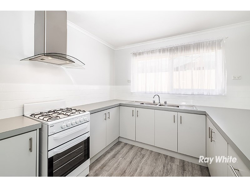 45 Navarre Drive, Cranbourne West VIC 3977