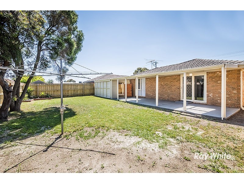 45 Navarre Drive, Cranbourne West VIC 3977
