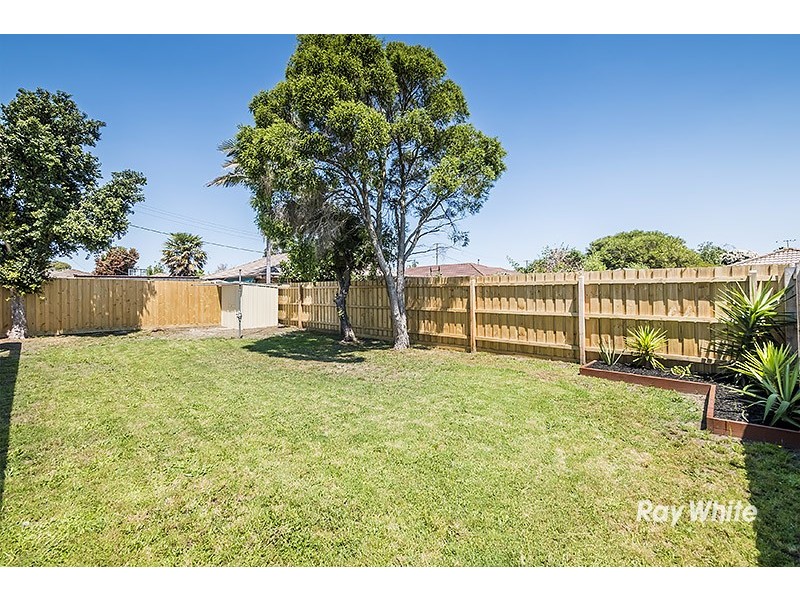 45 Navarre Drive, Cranbourne West VIC 3977