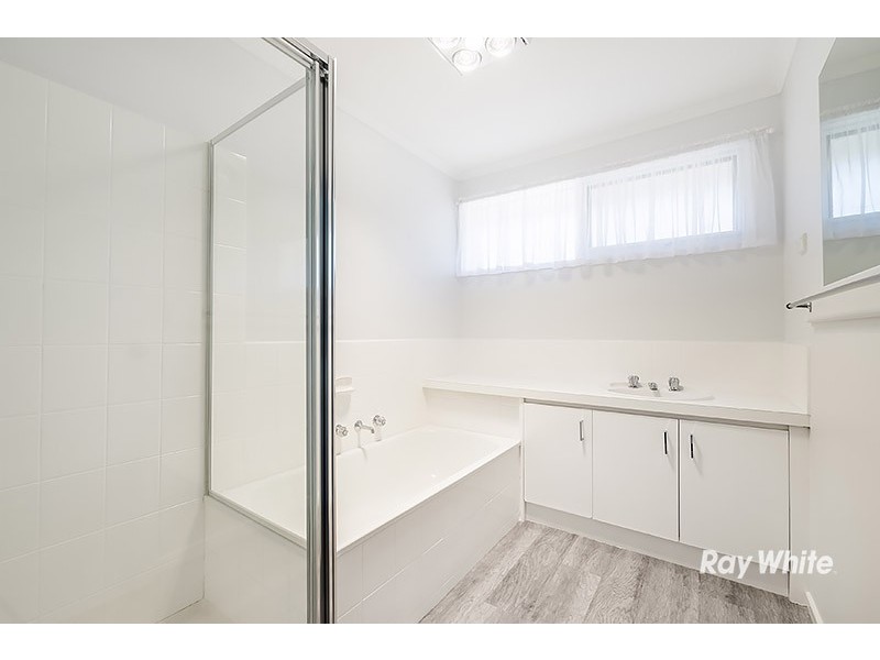 45 Navarre Drive, Cranbourne West VIC 3977