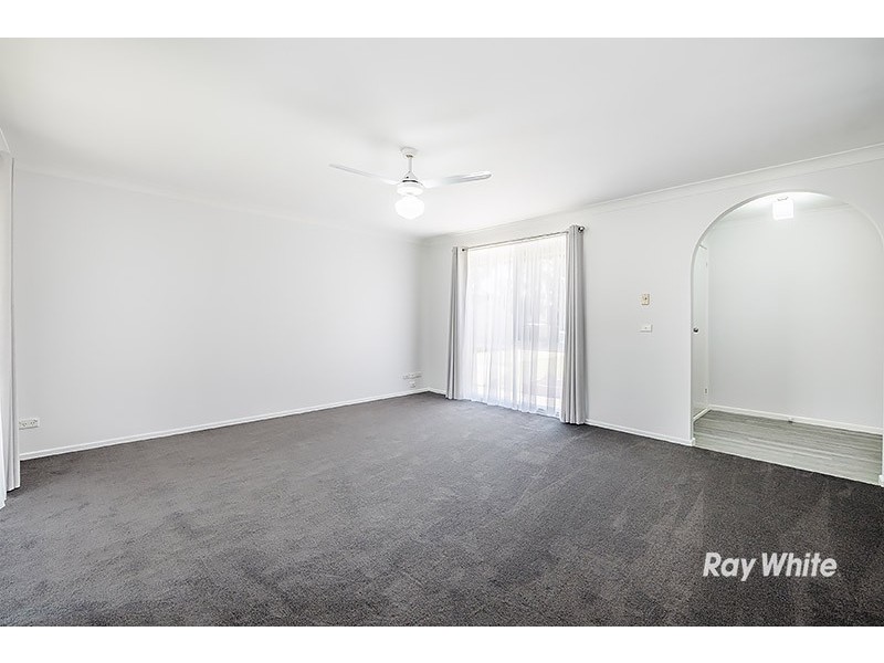 45 Navarre Drive, Cranbourne West VIC 3977