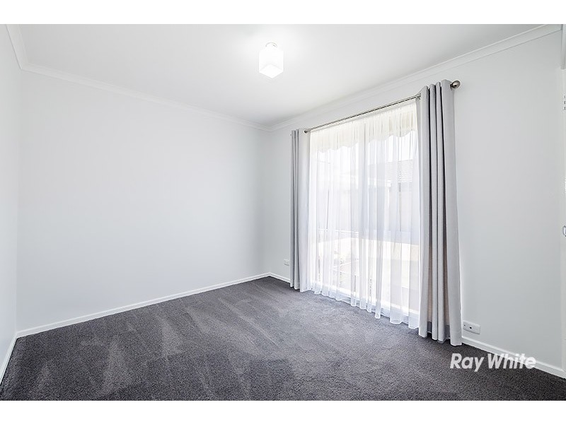 45 Navarre Drive, Cranbourne West VIC 3977