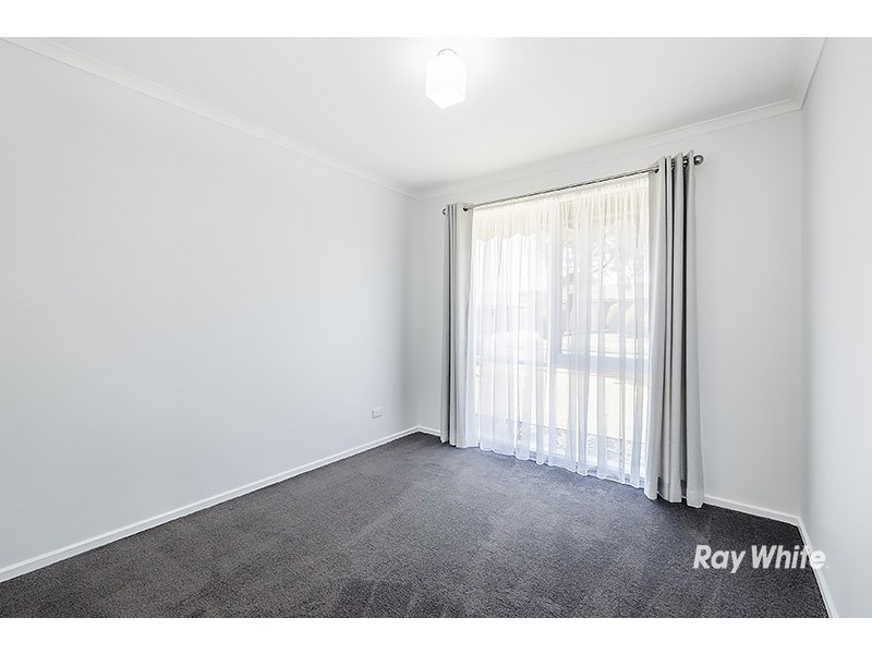 45 Navarre Drive, Cranbourne West VIC 3977