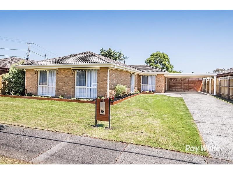 45 Navarre Drive, Cranbourne West VIC 3977