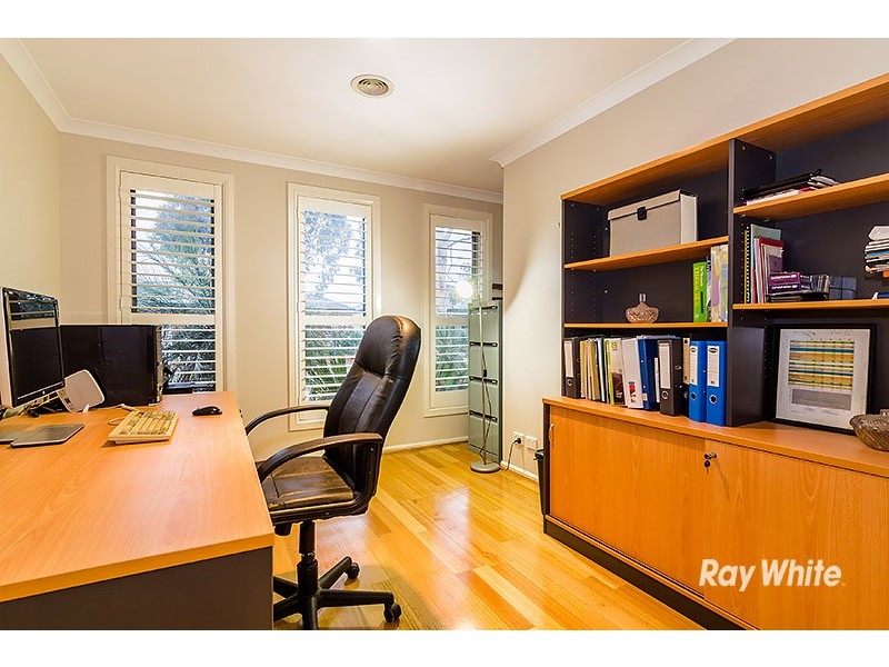 29 Hal Porter Terrace, Lynbrook VIC 3975