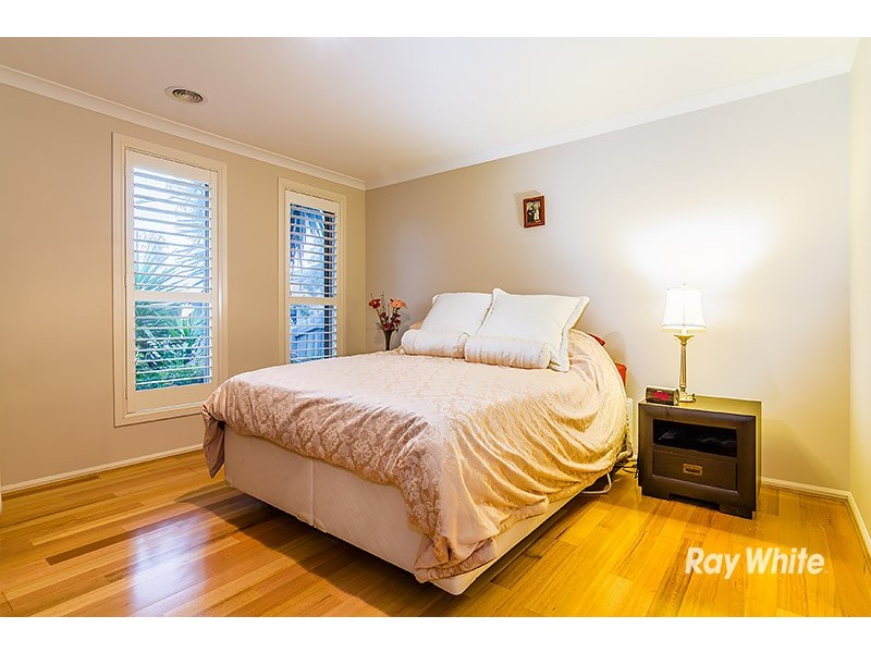 29 Hal Porter Terrace, Lynbrook VIC 3975