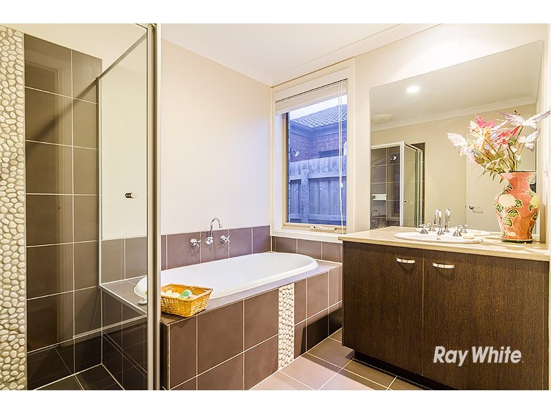 29 Hal Porter Terrace, Lynbrook VIC 3975