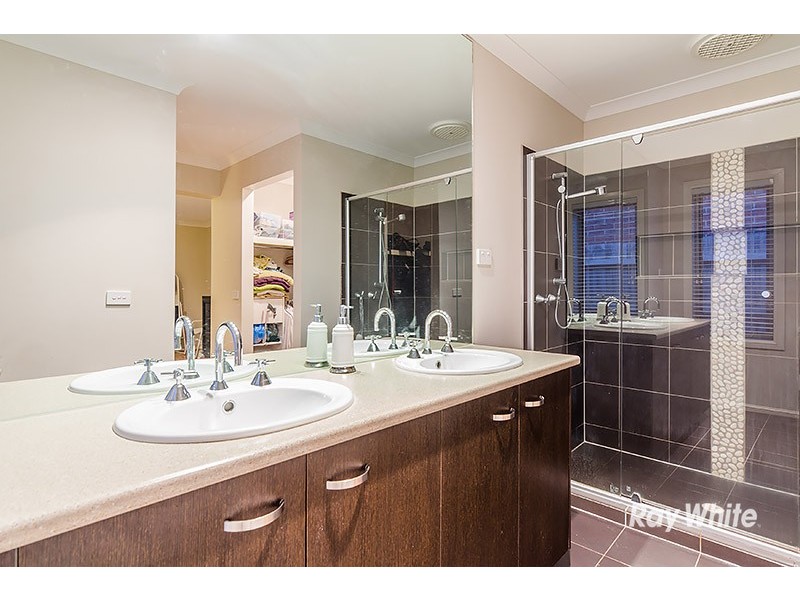 29 Hal Porter Terrace, Lynbrook VIC 3975