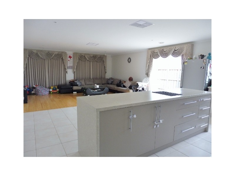 1 Pengana Way, Cranbourne West VIC 3977