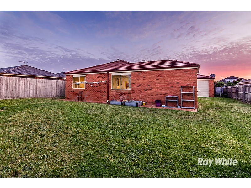 41 Diamond Parade, Skye VIC 3977