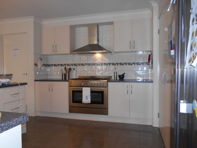 16 Wattle Valley Close, Lyndhurst VIC 3975