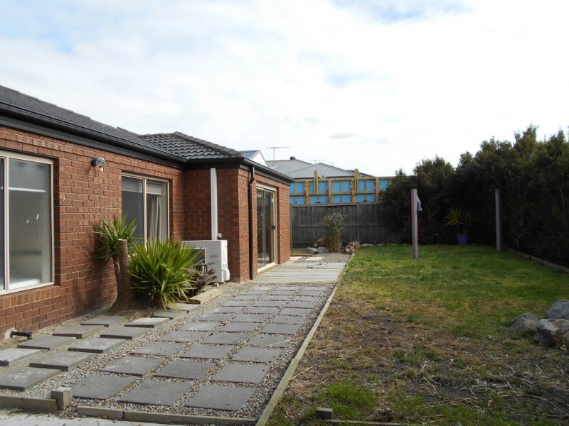 16 Wattle Valley Close, Lyndhurst VIC 3975