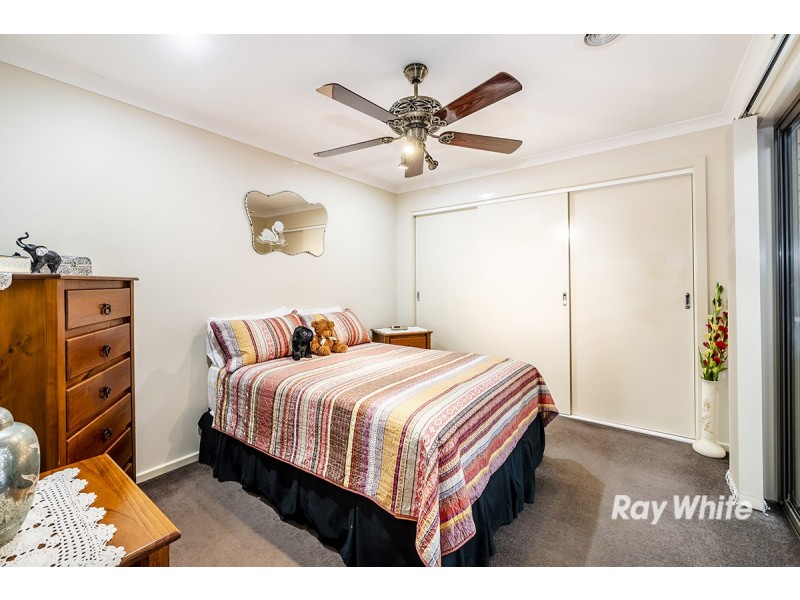 6 Foxhound Grove, Cranbourne East VIC 3977