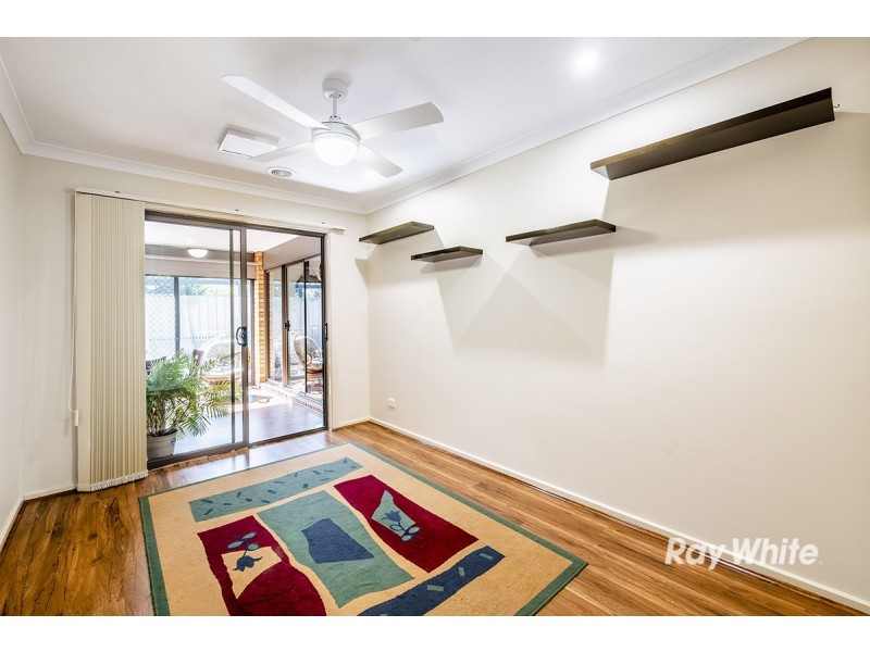 6 Foxhound Grove, Cranbourne East VIC 3977